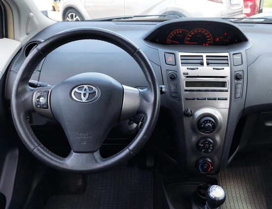 Toyota Yaris cena 23900 przebieg: 147326, rok produkcji 2010 z Rydułtowy małe 436